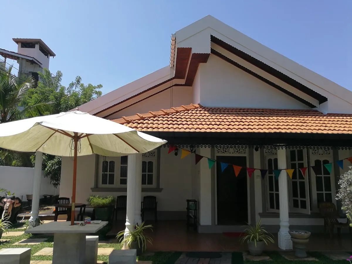 Yoho Escape Negombo Hotel