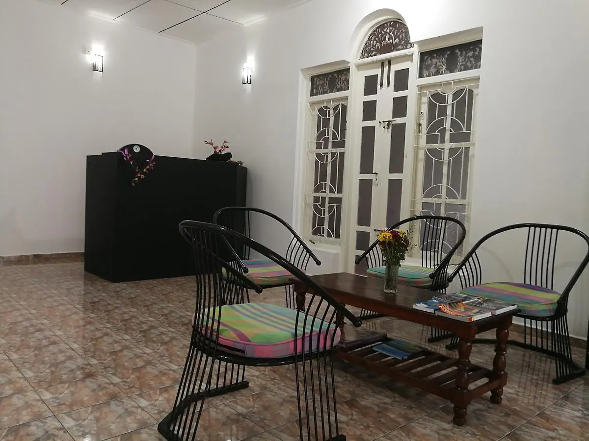 Gasthuis Yoho Escape Negombo Hotel
