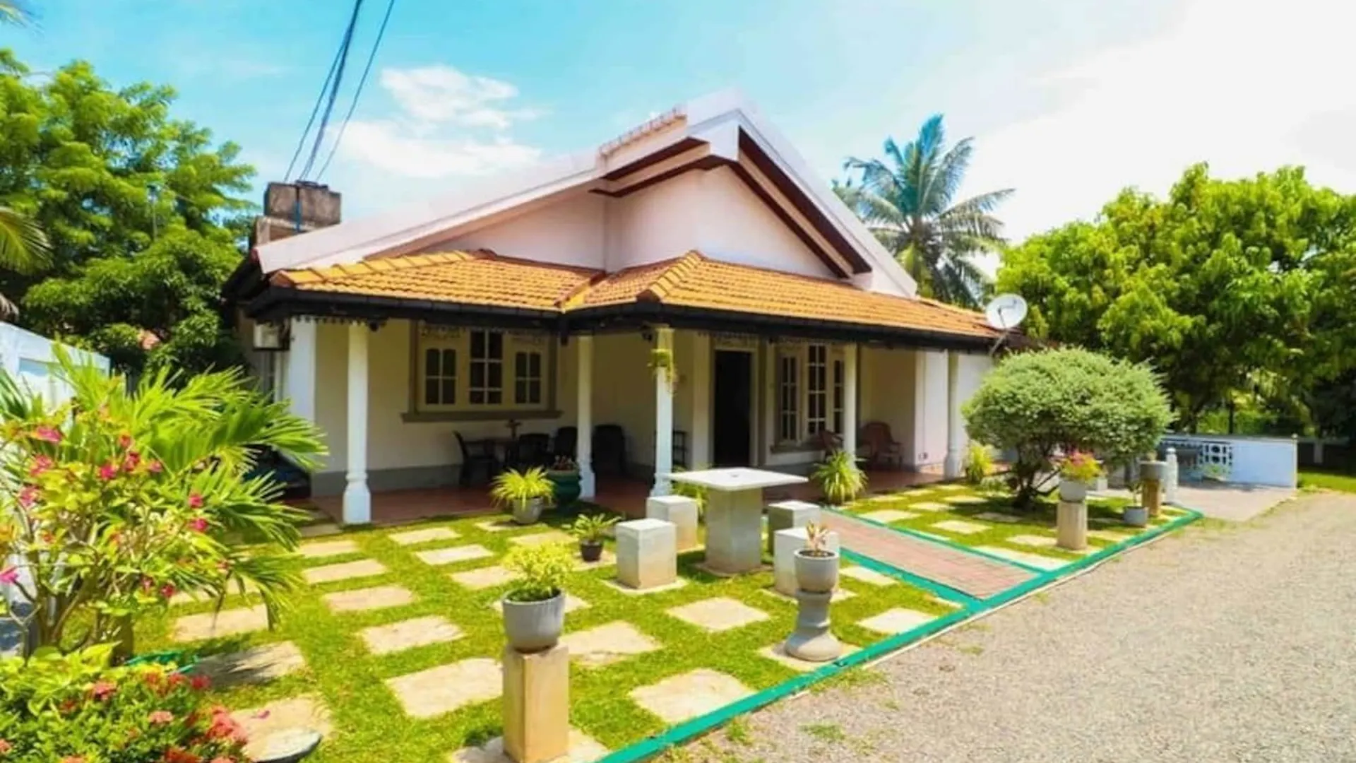 Yoho Escape Negombo Hotel 2*,